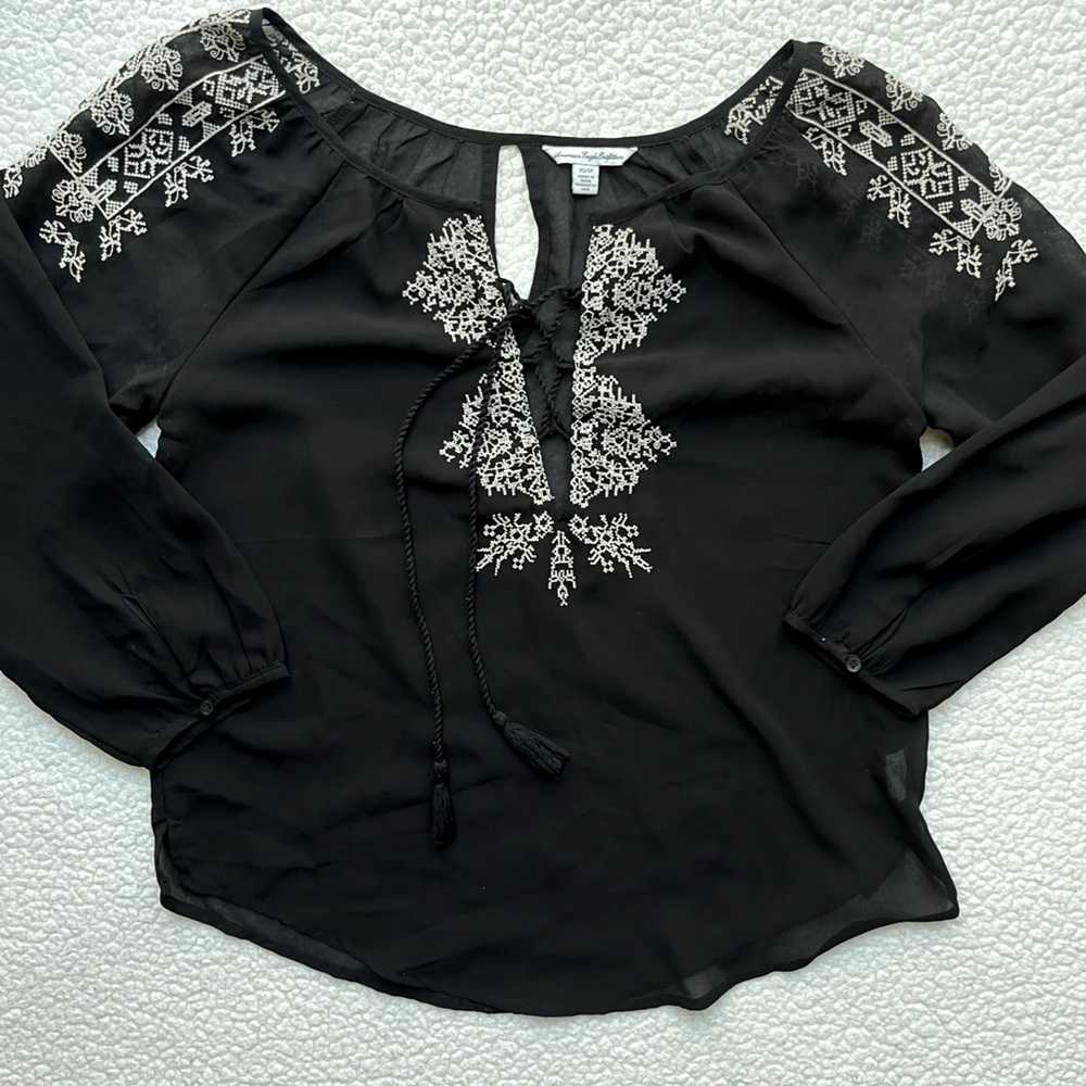 Black 3/4 sleeved peasant top